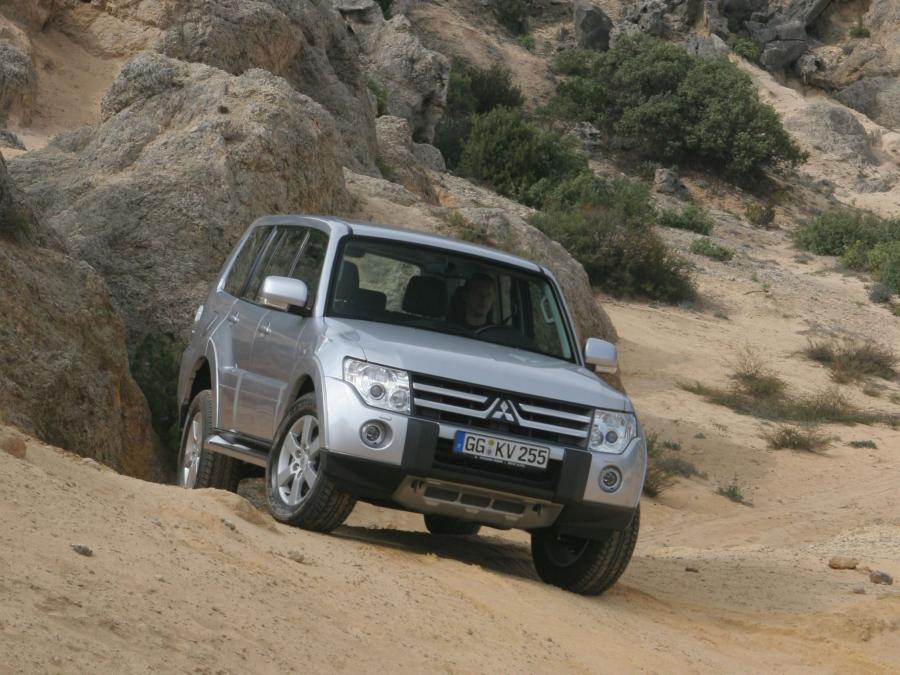  Mitsubishi Pajero 5-Door 2006 года  (фото 29 из 38)